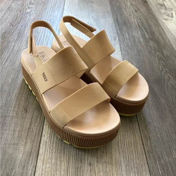 REEF Water Vista Higher Slingback Sandal size 6M - Picture 2 of 7